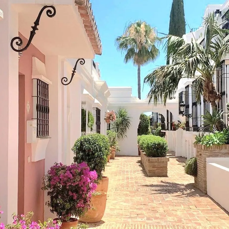 Aloha Pueblo Valle Del Golf, Puerto Banus Marbella