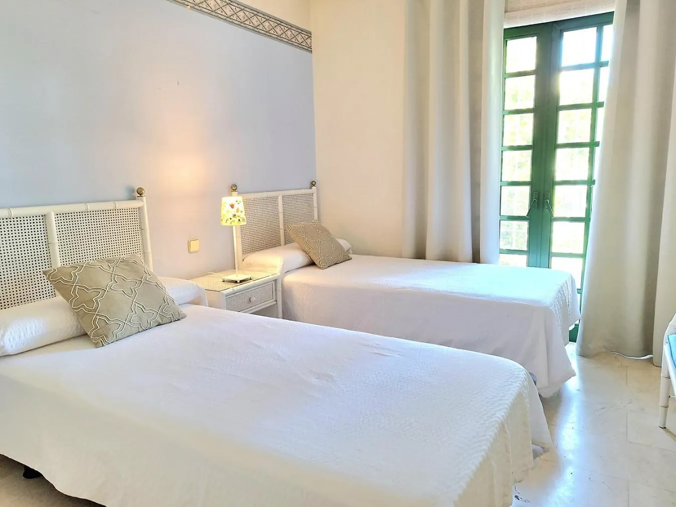 Aloha Pueblo Valle Del Golf, Puerto Banus Marbella